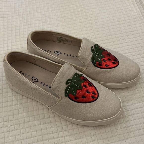 Katy Perry The Kerry Strawberry novelty canvas slip on sneakers tan NWOT msrp 89 - Picture 4 of 9